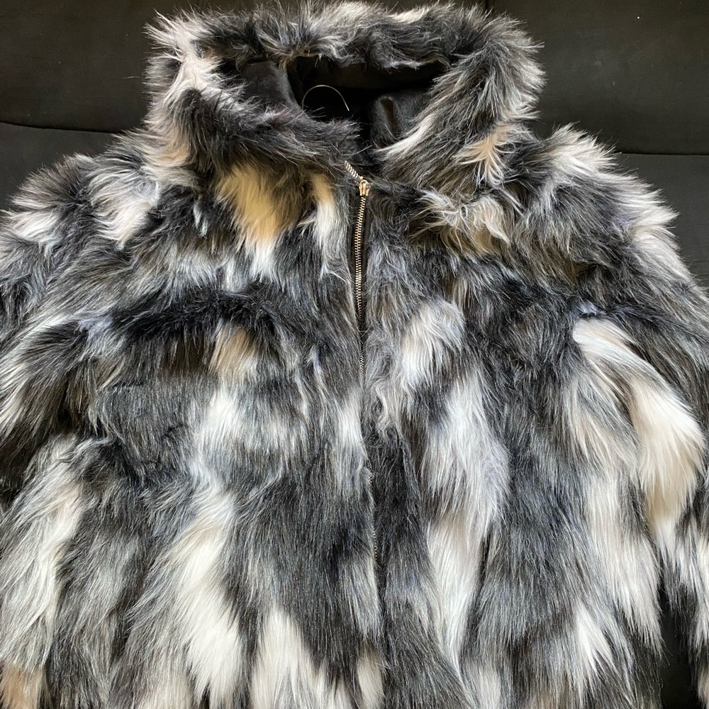 Black & White Faux Fur Zip Up Coat Size Small